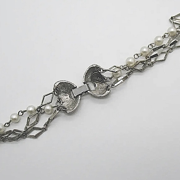 33" Vintage 3-Strand Mid-Century Judy Lee Silver/Faux Pearl Chain Necklace - Picture 4 of 4